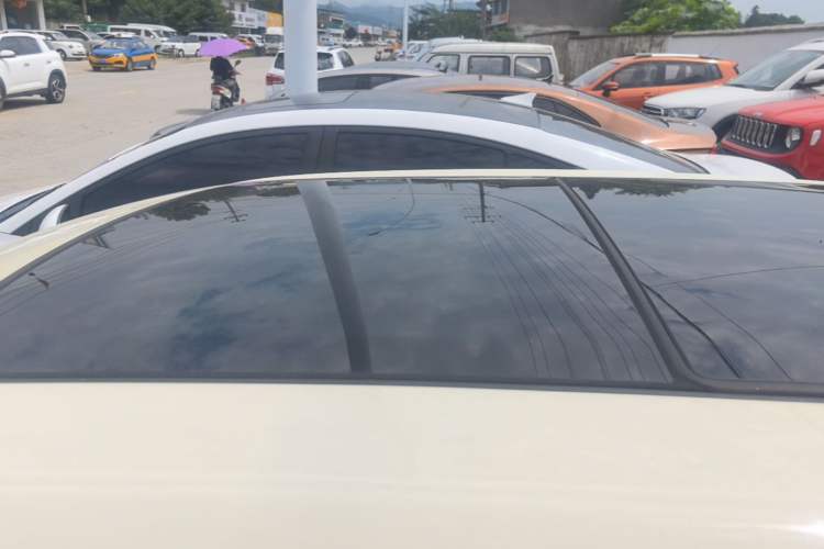 Used MINI 2015 1.2T ONE Five-Door Edition Roof