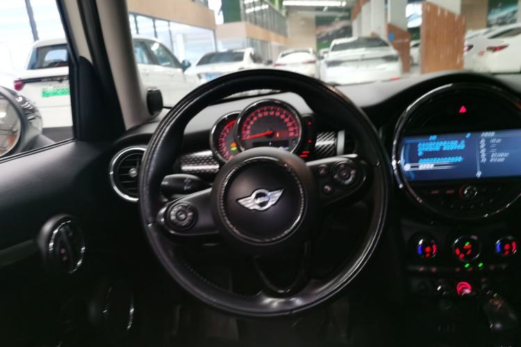 Used MINI 2015 2.0T COOPER S Five-Door Edition Steering Wheel