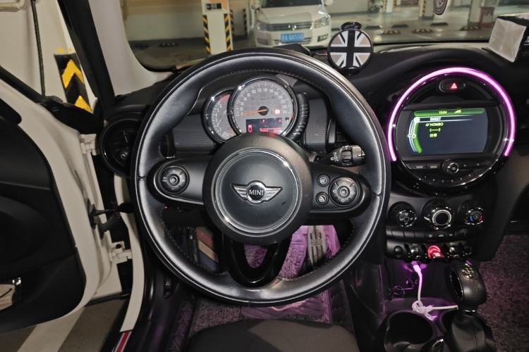 Used MINI 2015 1.5T COOPER Fun Five-Door Edition Steering Wheel