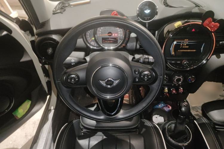 Used MINI 2015 1.5T COOPER Fun Five-Door Edition Steering Wheel