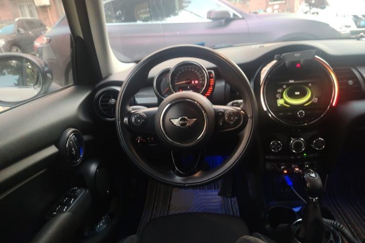Used MINI 2015 1.5T COOPER Fun Five-Door Edition Steering Wheel