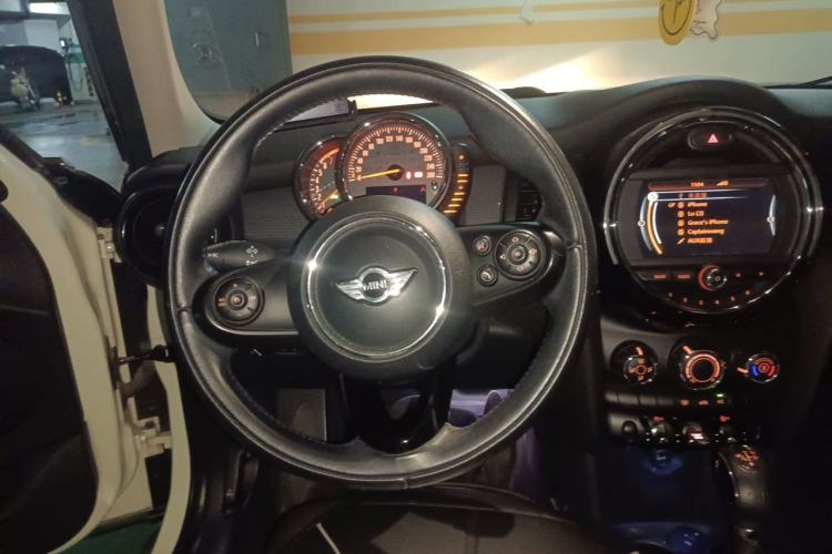 Used MINI 2015 1.5T COOPER Fun Five-Door Edition Steering Wheel