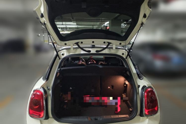 Used MINI 2015 1.5T COOPER Fun Five-Door Edition Trunk