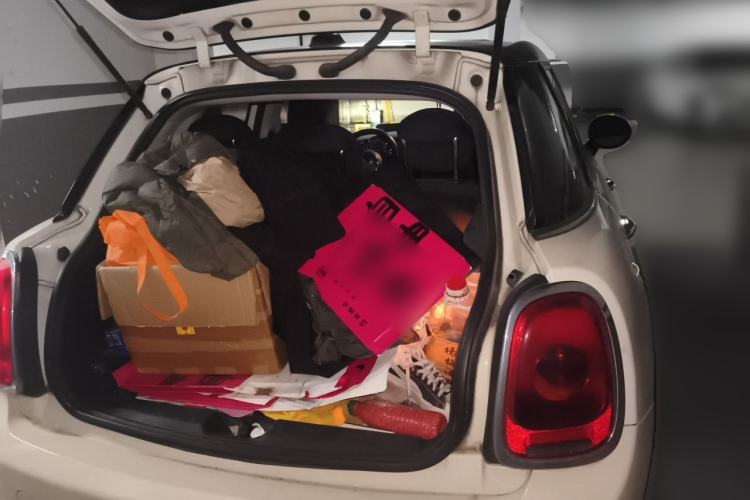 Used MINI 2015 1.5T COOPER Fun Five-Door Edition Trunk