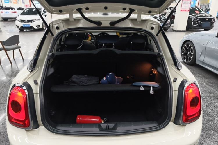 Used MINI 2015 1.2T ONE Five-Door Edition Trunk