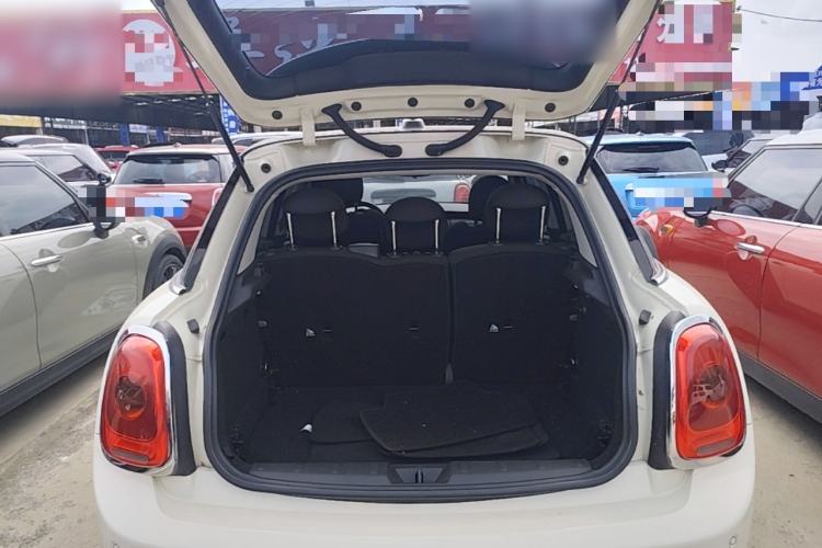 Used MINI 2015 1.5T COOPER Fun Five-Door Edition Trunk