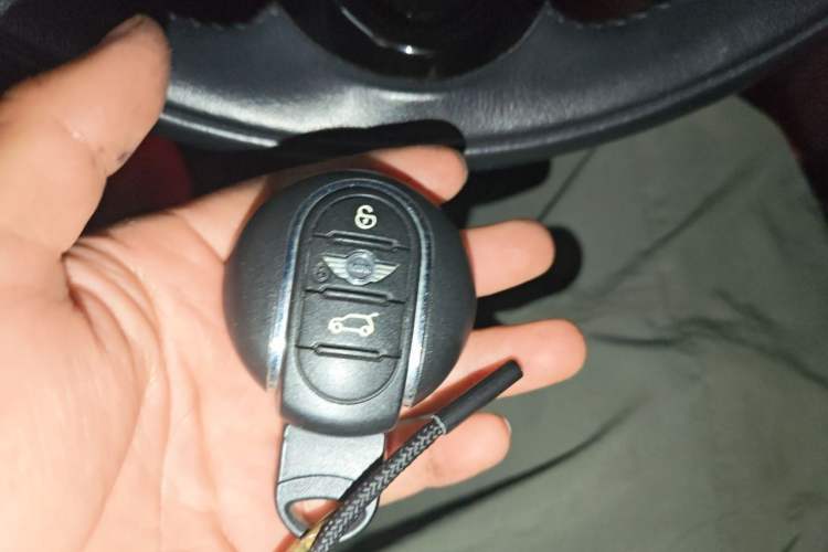 Used MINI 2015 1.5T COOPER Fun Five-Door Edition Vehicle Key