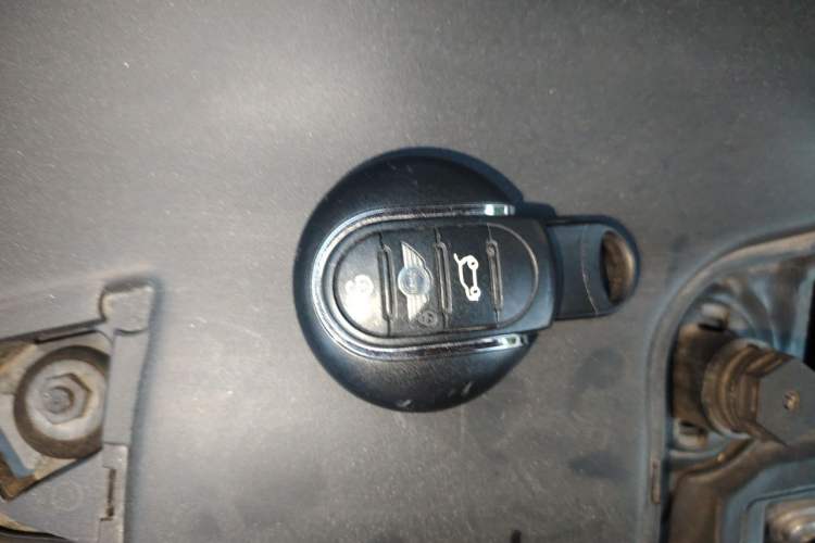 Used MINI 2015 1.5T COOPER Fun Five-Door Edition Vehicle Key