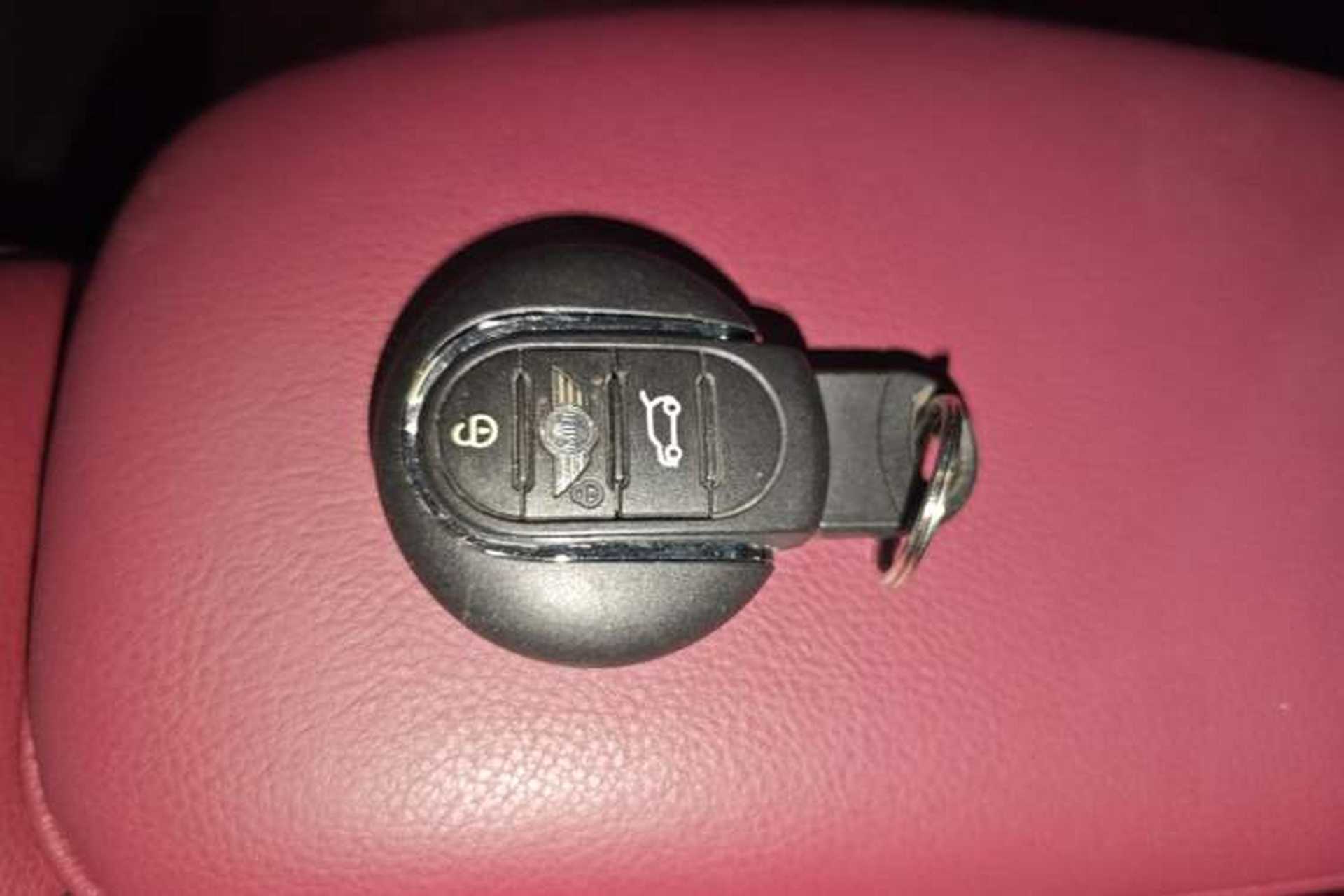Used MINI 2015 1.5T COOPER Fun Five-Door Edition Vehicle Key