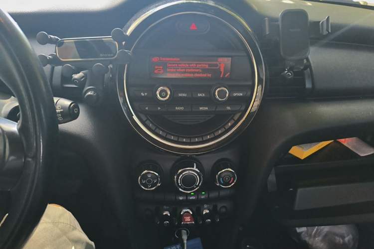 Used MINI 2015 1.2T ONE Five-Door Edition Audio And AC Panel