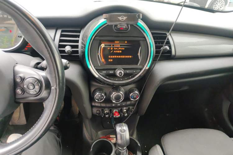 Used MINI 2015 1.5T COOPER Fun Five-Door Edition Audio And AC Panel