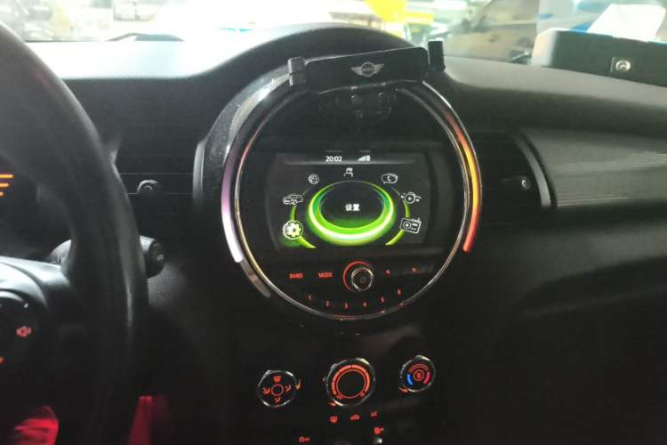 Used MINI 2015 1.5T COOPER Fun Five-Door Edition Audio And AC Panel