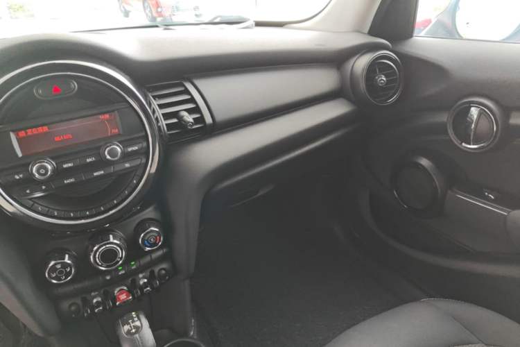 Used MINI 2015 1.2T ONE Five-Door Edition Audio And AC Panel