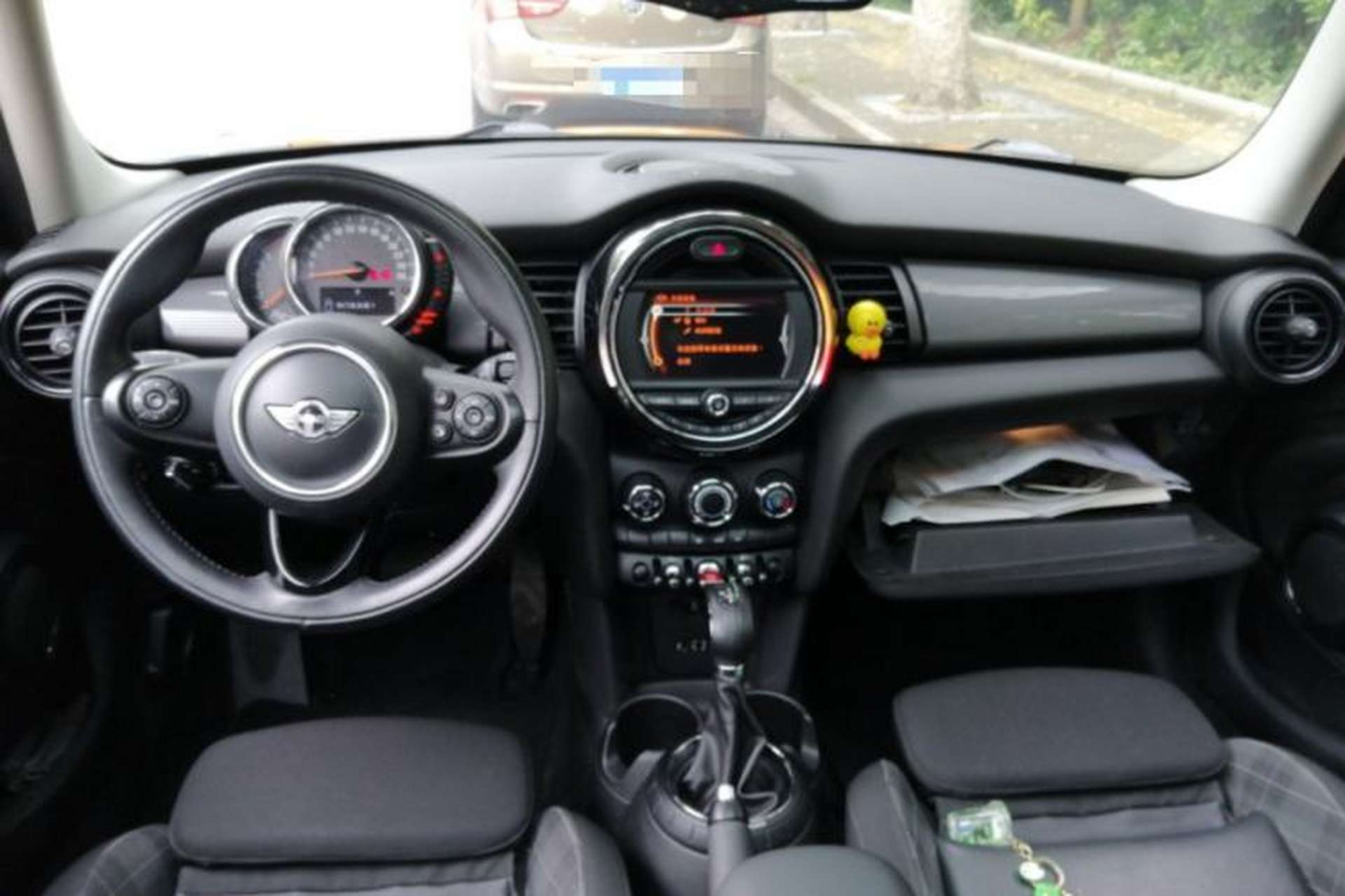 Used MINI 2015 1.5T COOPER Fun Five-Door Edition Center Console