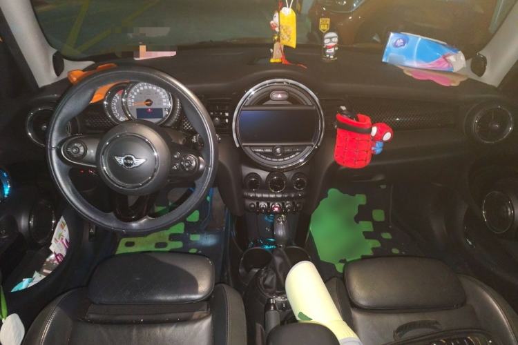 Used MINI 2015 2.0T COOPER S Five-Door Edition Center Console