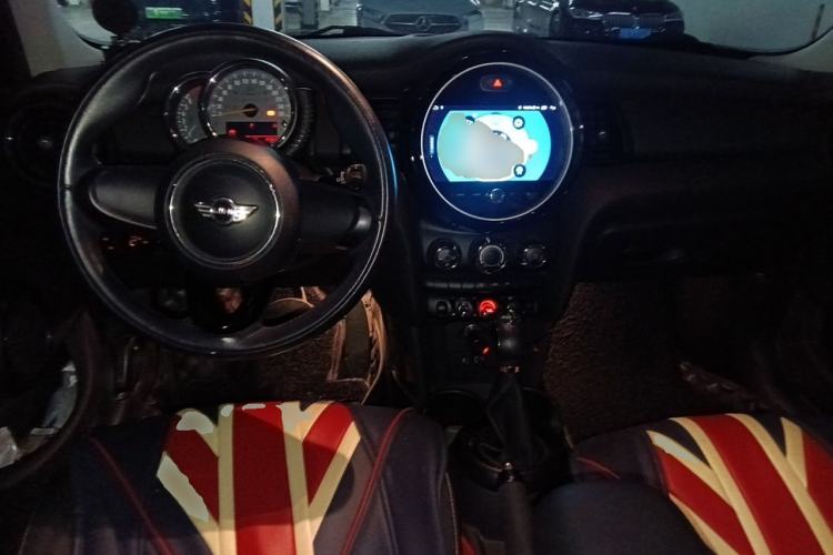 Used MINI 2015 1.2T ONE Five-Door Edition Center Console