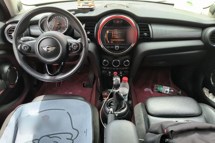 Used MINI 2015 1.5T COOPER Excitement Five-Door Edition Center Console