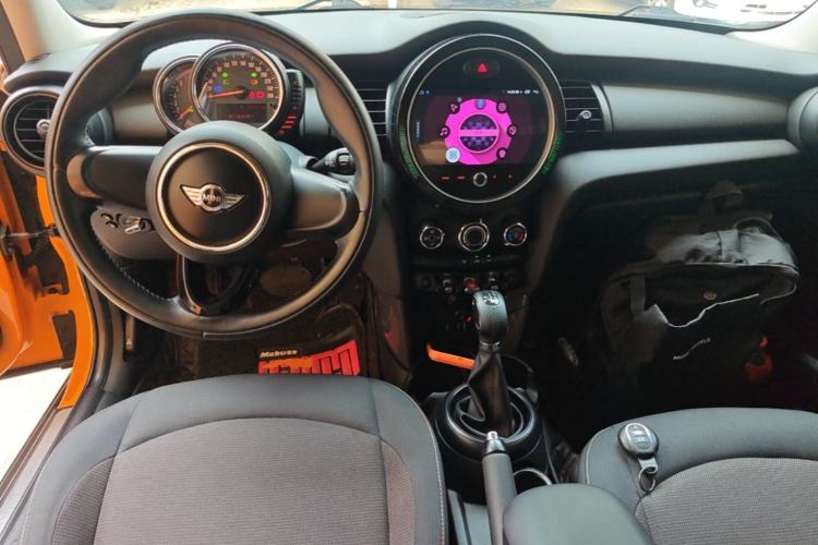 Used MINI 2015 1.2T ONE Five-Door Edition Center Console