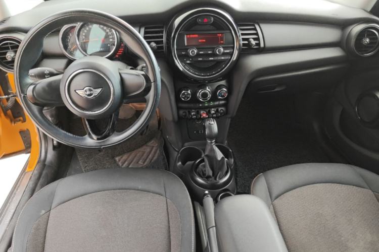 Used MINI 2015 1.2T ONE Five-Door Edition Center Console