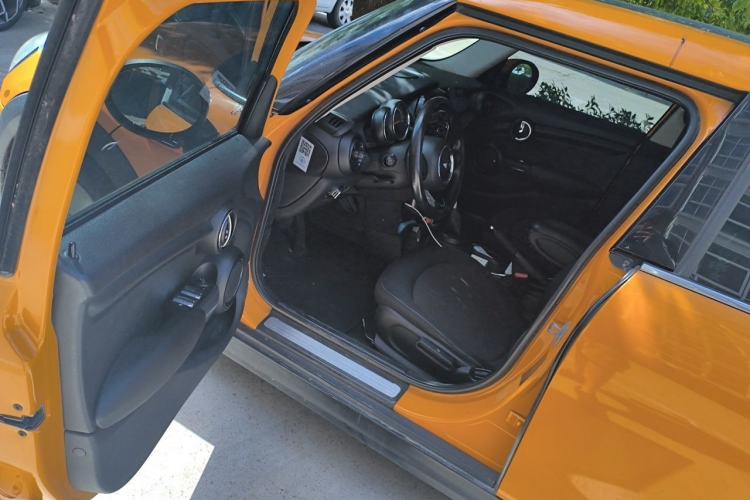Used MINI 2015 1.2T ONE Five-Door Edition Driver Seat