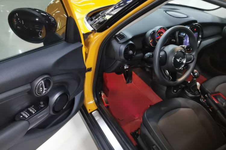 Used MINI 2015 1.2T ONE Five-Door Edition Driver Seat