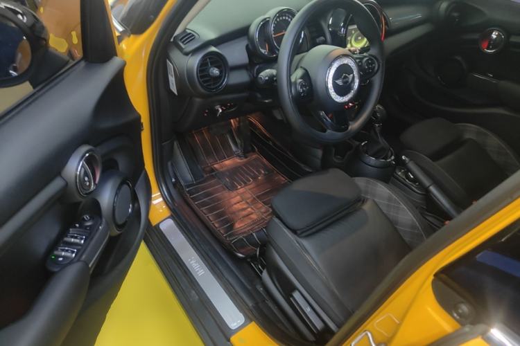Used MINI 2015 1.5T COOPER Fun Five-Door Edition Driver Seat