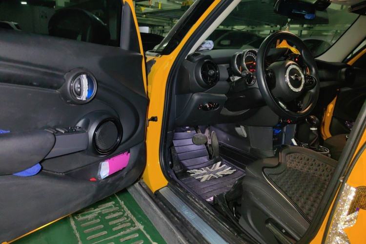 Used MINI 2015 1.5T COOPER Fun Five-Door Edition Driver Seat