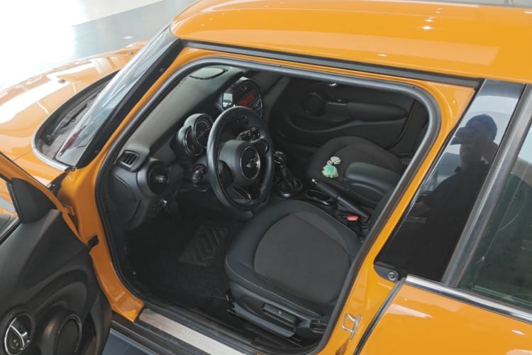Used MINI 2015 1.2T ONE Five-Door Edition Driver Seat
