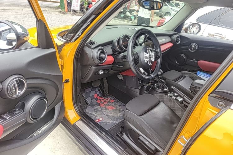 Used MINI 2015 1.5T COOPER Fun Five-Door Edition Driver Seat