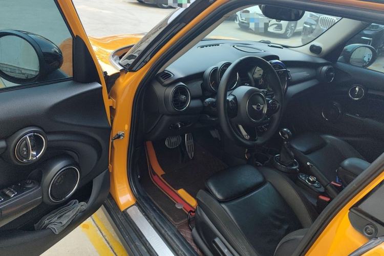 Used MINI 2015 1.5T COOPER Excitement Five-Door Edition Driver Seat
