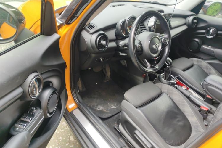 Used MINI 2015 1.5T COOPER Fun Five-Door Edition Driver Seat