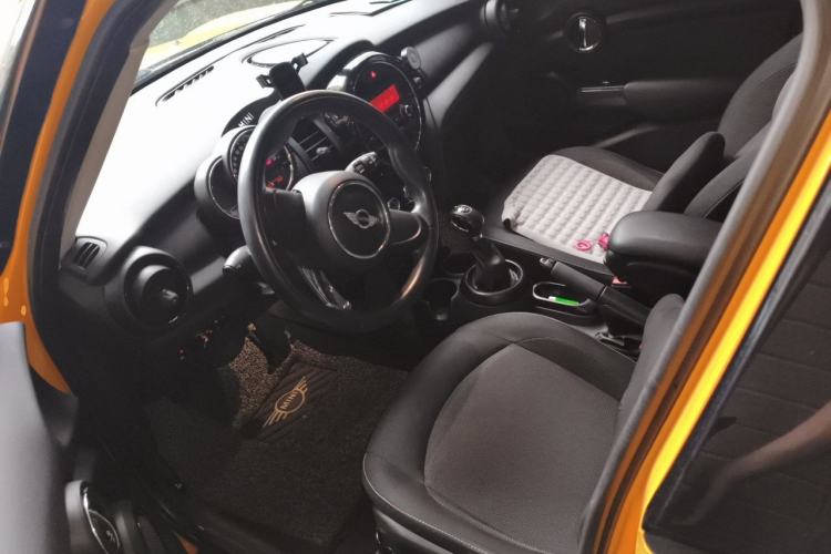 Used MINI 2015 1.2T ONE Five-Door Edition Driver Seat