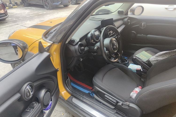 Used MINI 2015 1.2T Manual ONE Driver Seat