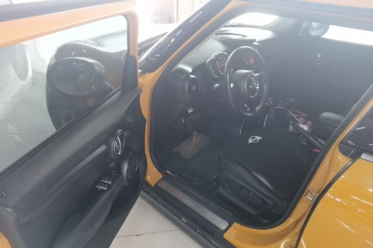 Used MINI 2015 1.2T ONE Five-Door Edition Driver Seat