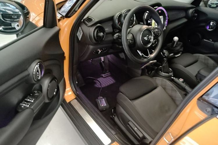 Used MINI 2015 1.5T COOPER Fun Five-Door Edition Driver Seat