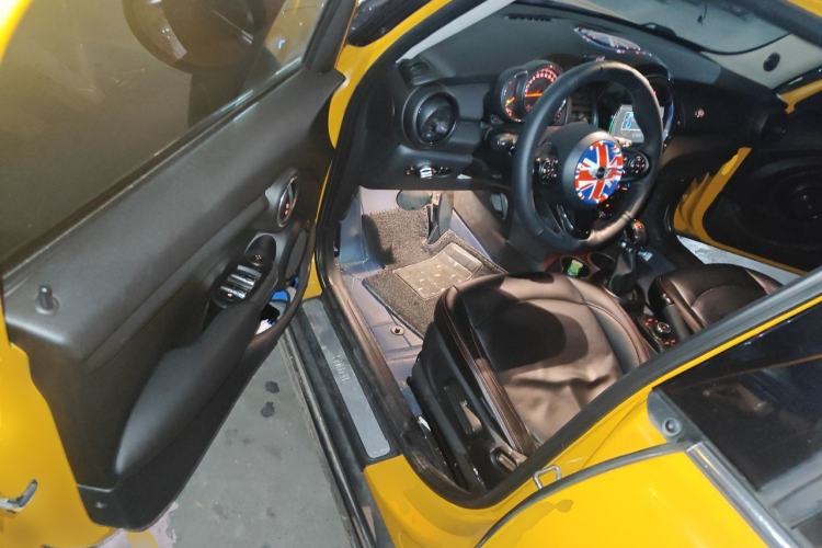 Used MINI 2015 1.2T ONE Five-Door Edition Driver Seat