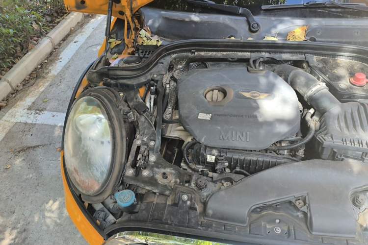 Used MINI 2015 1.2T ONE Five-Door Edition Engine Bay Right