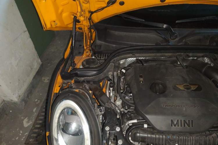 Used MINI 2015 2.0T COOPER S Five-Door Edition Engine Bay Right