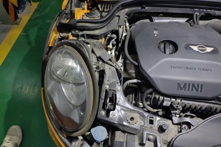 Used MINI 2015 1.5T COOPER Fun Five-Door Edition Engine Bay Right