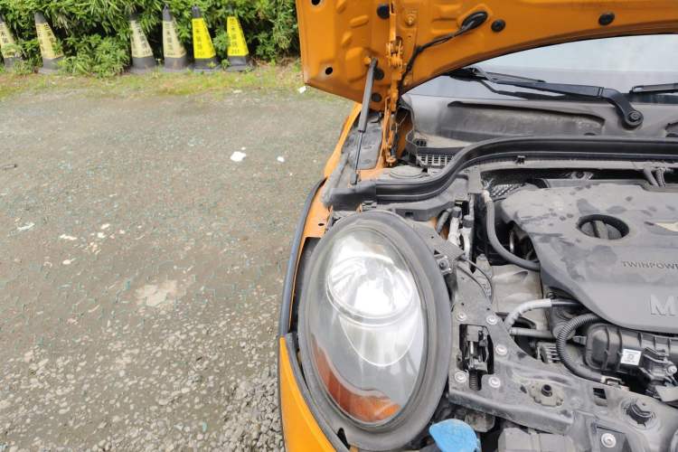 Used MINI 2015 1.5T COOPER Fun Five-Door Edition Engine Bay Right