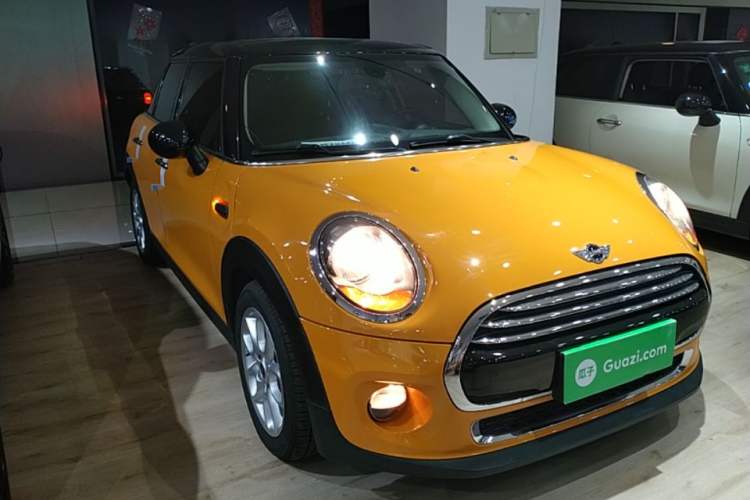 Used MINI 2015 1.5T COOPER Fun Five-Door Edition Exterior 1