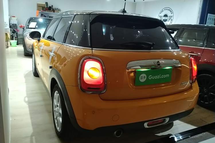 Used MINI 2015 1.5T COOPER Fun Five-Door Edition Exterior 2