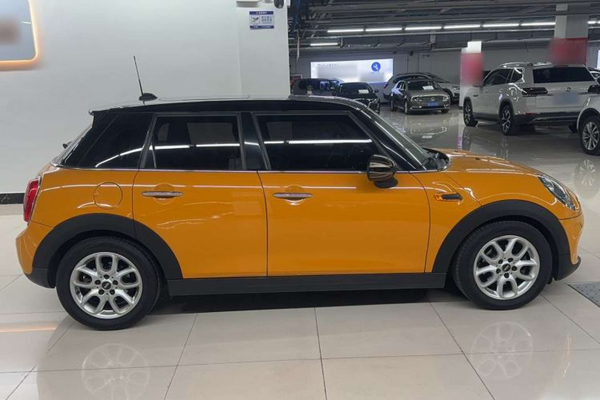 Used MINI 2015 1.5T COOPER Fun Five-Door Edition Exterior 2