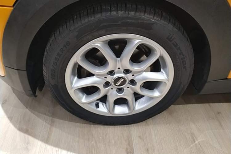 Used MINI 2015 1.5T COOPER Fun Five-Door Edition Exterior 4