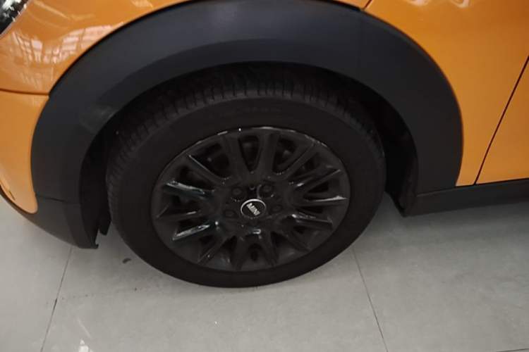 Used MINI 2015 1.5T COOPER Fun Five-Door Edition Exterior 4
