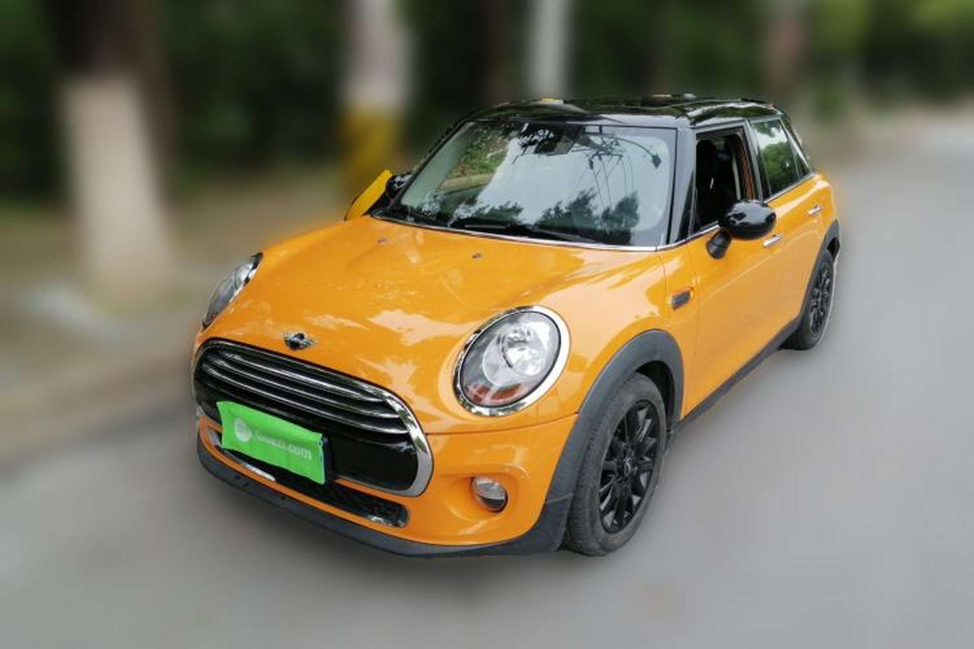 Used MINI 2015 1.5T COOPER Fun Five-Door Edition Front Left 45 Deg