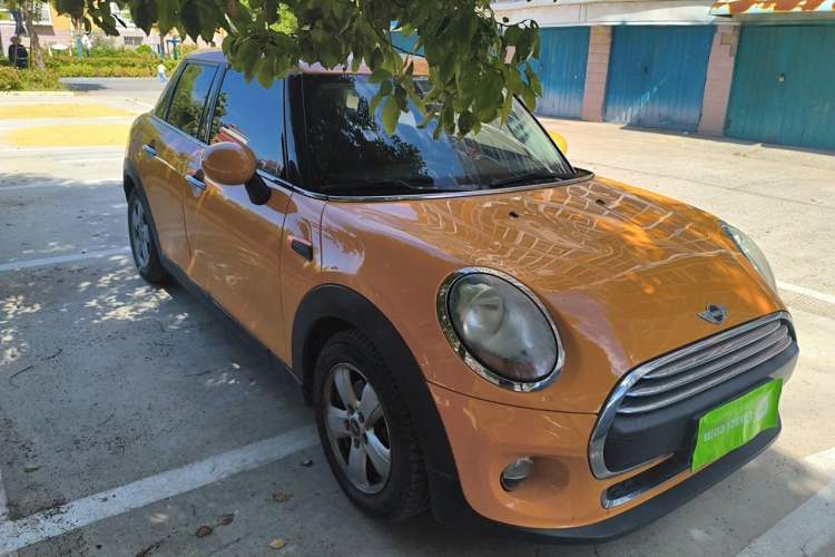 Used MINI 2015 1.2T ONE Five-Door Edition Front Right 45 Deg