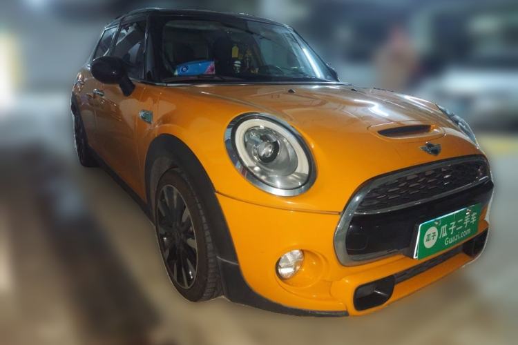 Used MINI 2015 2.0T COOPER S Five-Door Edition Front Right 45 Deg
