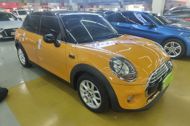 Used MINI 2015 1.5T COOPER Fun Five-Door Edition Front Right 45 Deg
