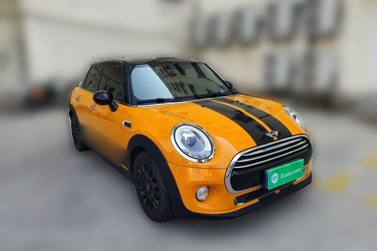 Used MINI 2015 1.5T COOPER Excitement Five-Door Edition Front Right 45 Deg
